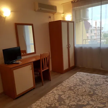 Hotel Aqua ホテル 2*